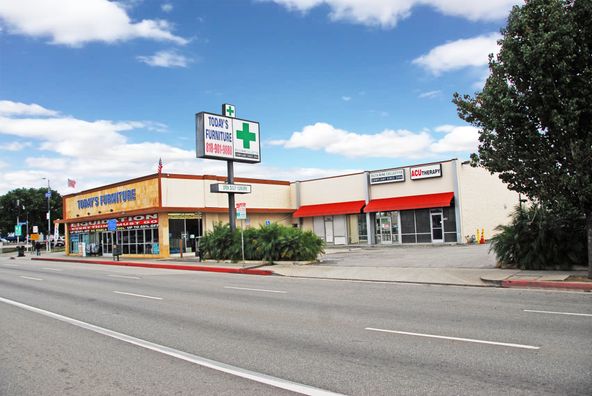 7650 Van Nuys Blvd, Van Nuys, CA 91405